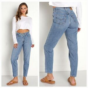 NWT Levis 80s Mom Jean Blue Wash Size 31x30 **
